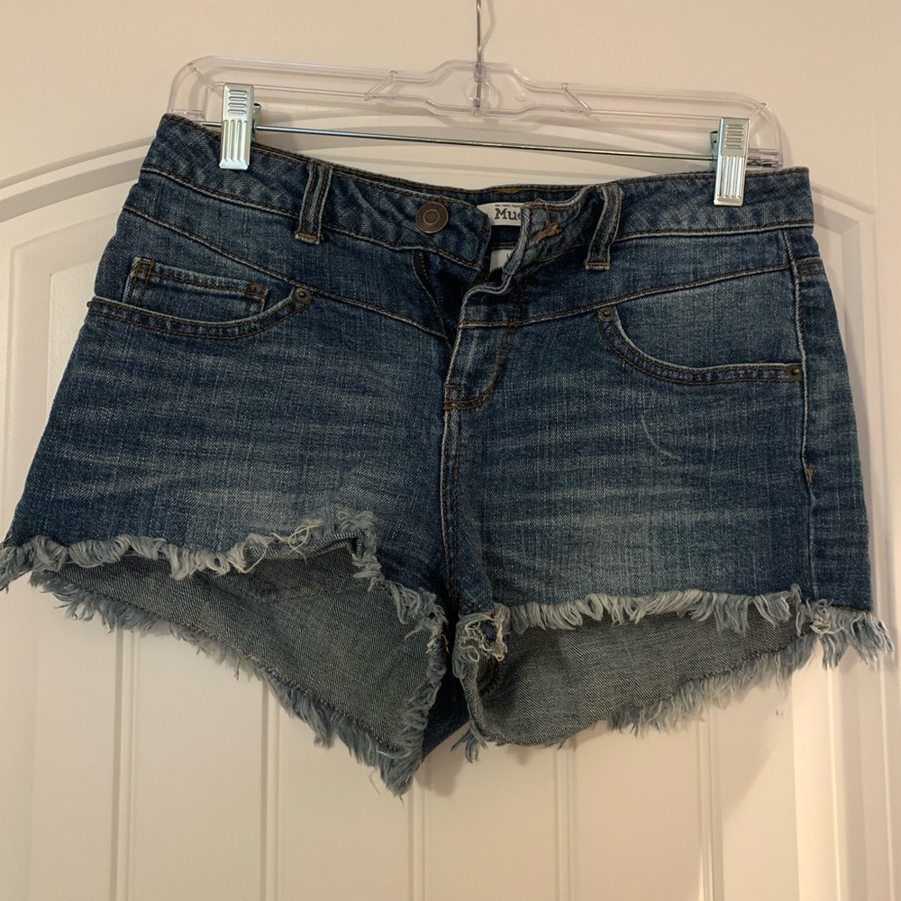 Distressed shorts
